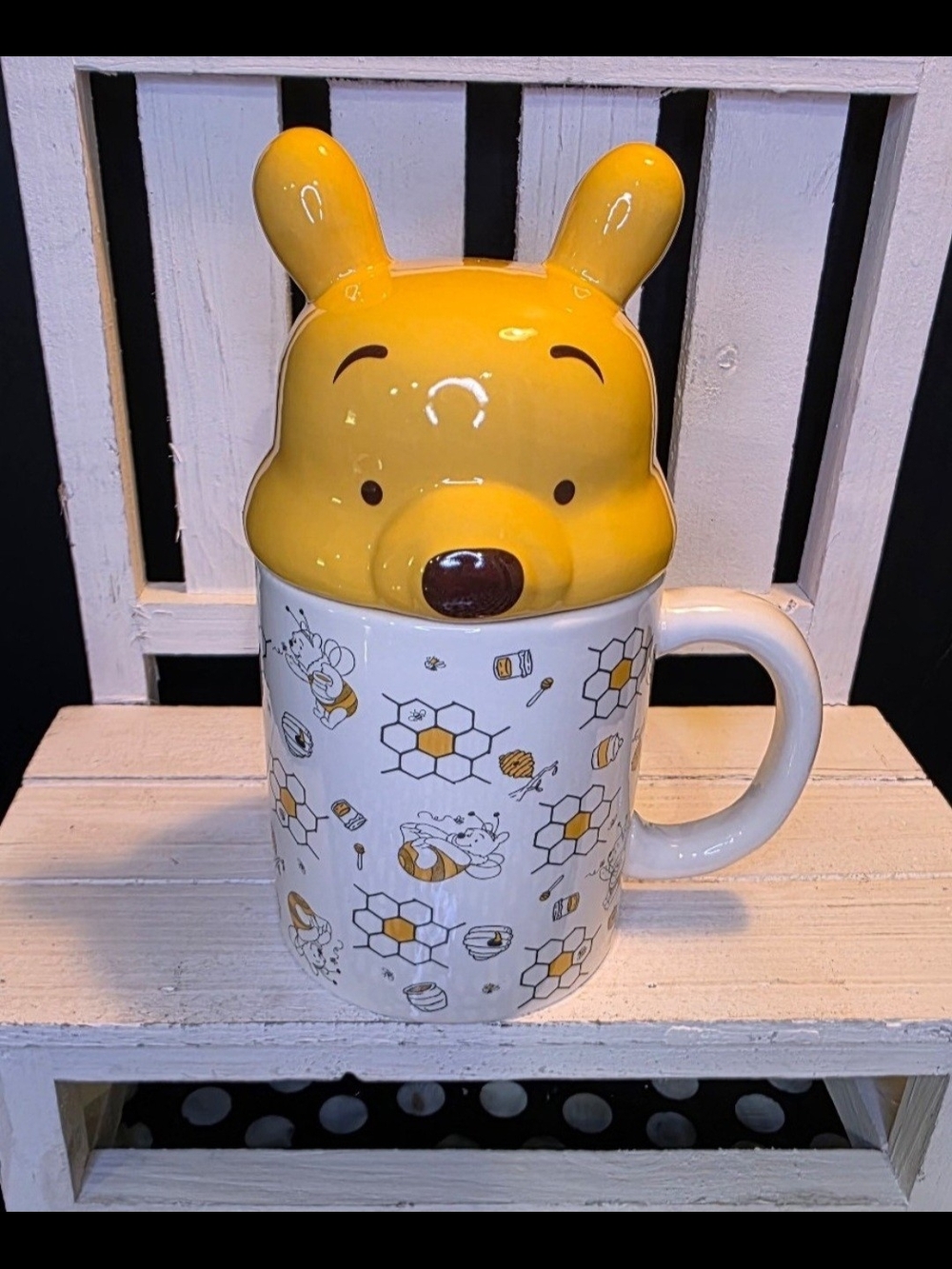 ♥️New! Disney Winnie the Pooh Mug with 3D Lid – Honeycomb Design.